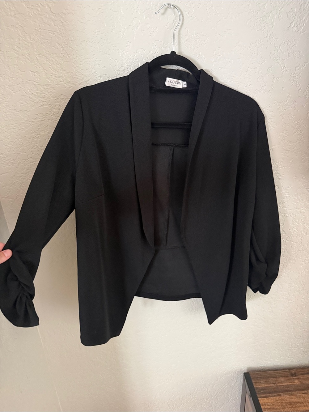 Pogtamm Black Open-Front Draped Shrug - Picture 3 of 4